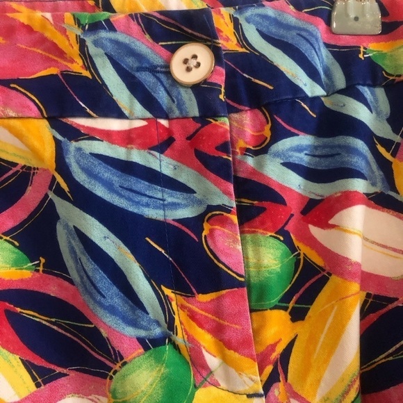 Crown and Ivy size 16 floral shorts - Picture 4 of 14